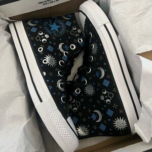 BRAND NEW converse
